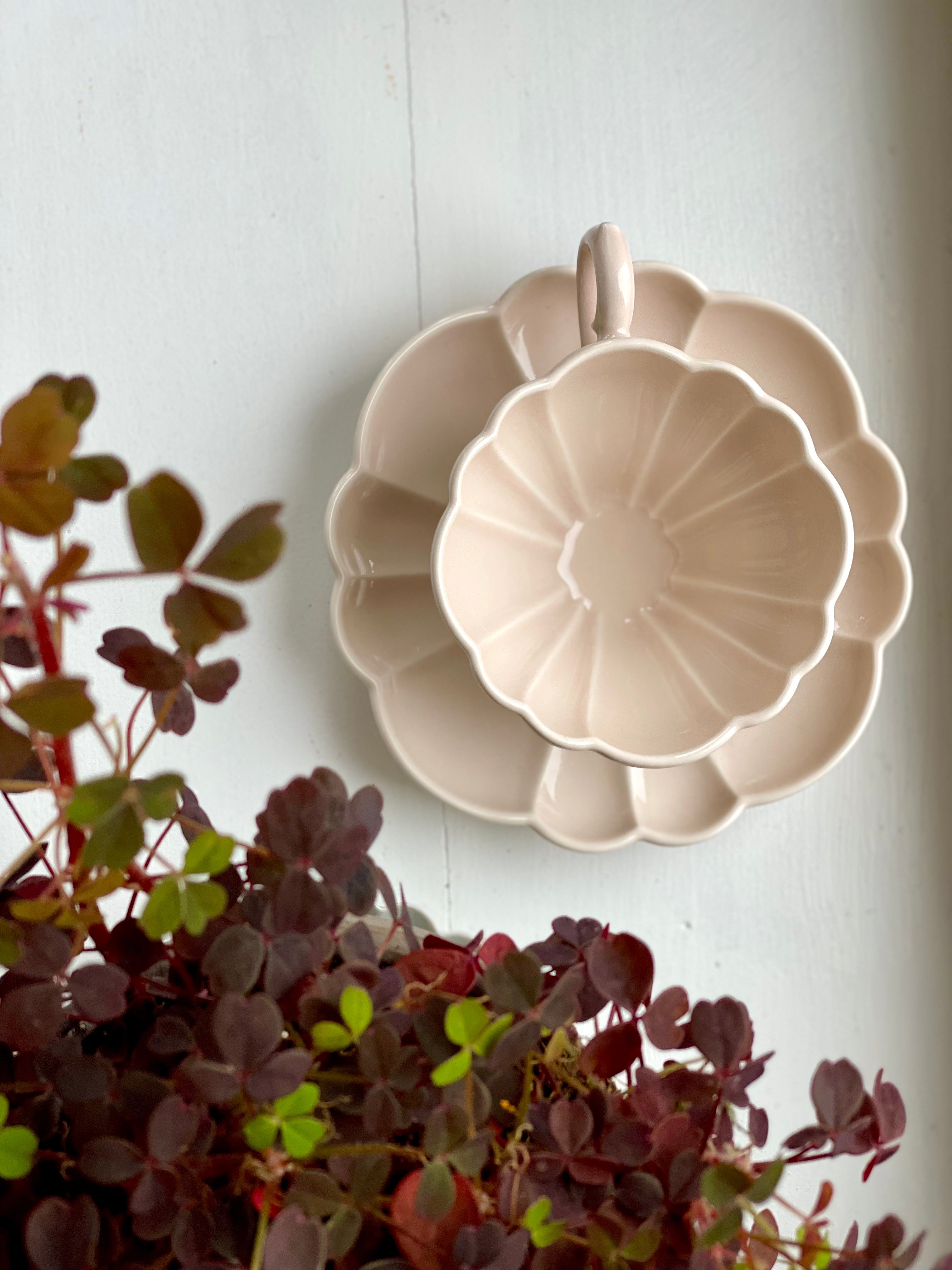 Flower cup with saucer; pink