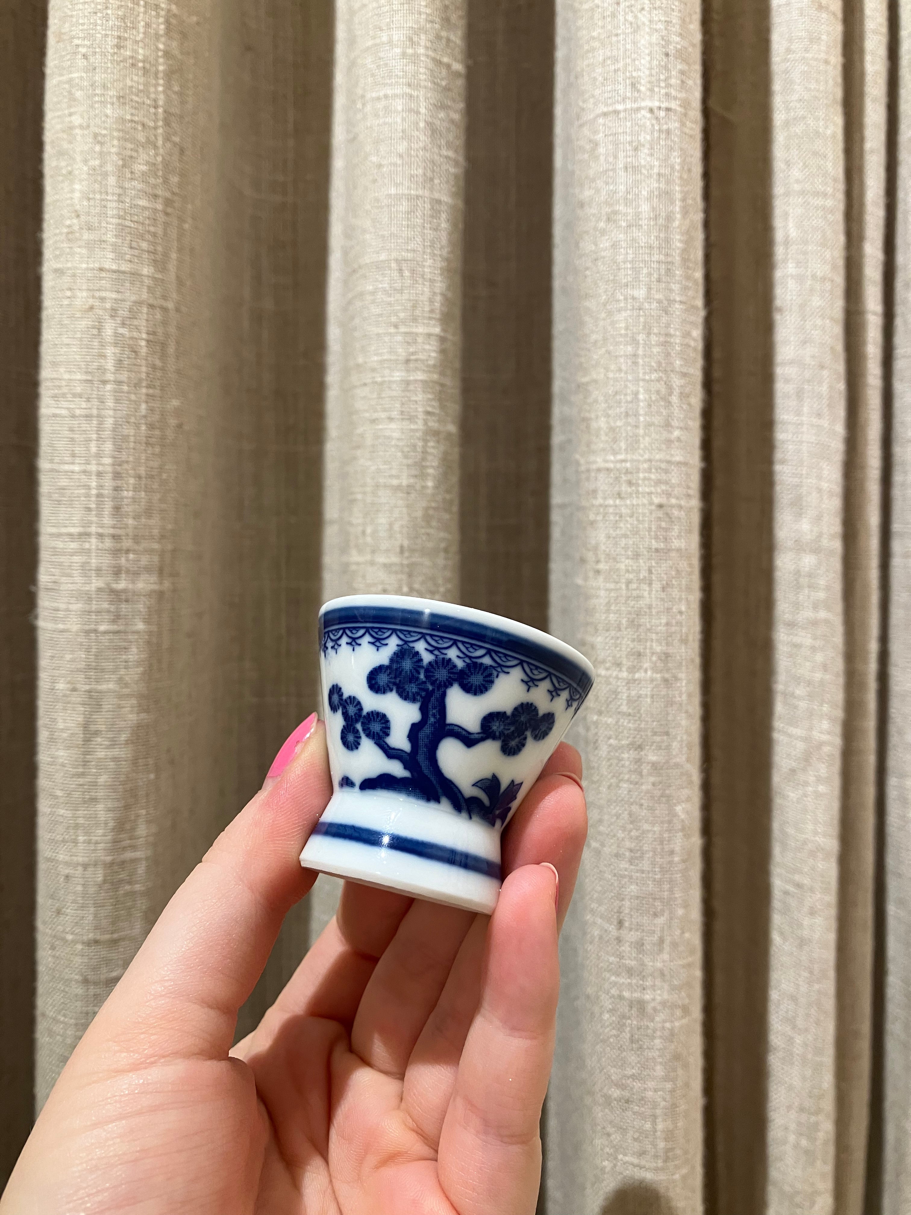 Sake cups with blue Japanese motif