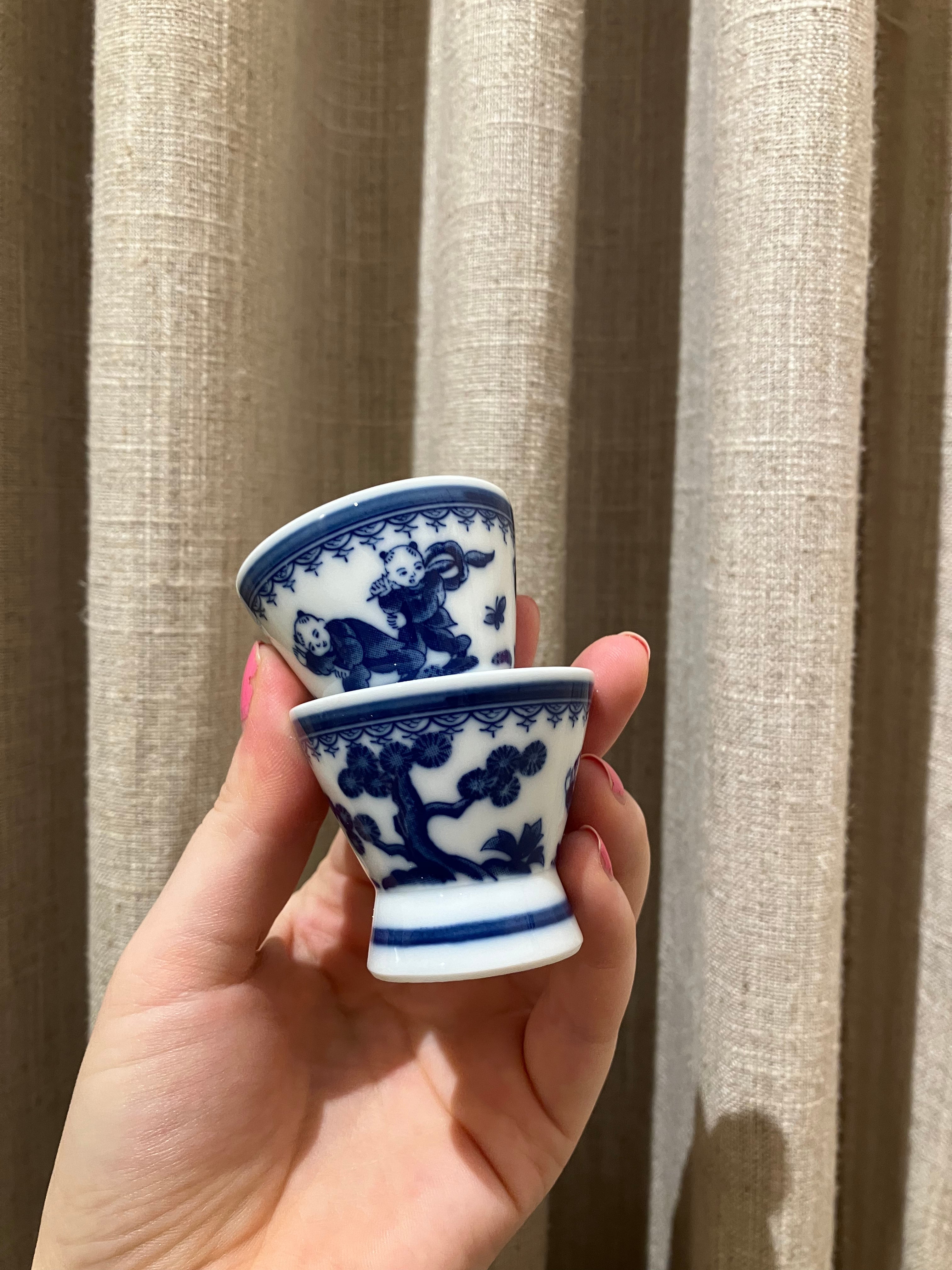 Sake cups with blue Japanese motif