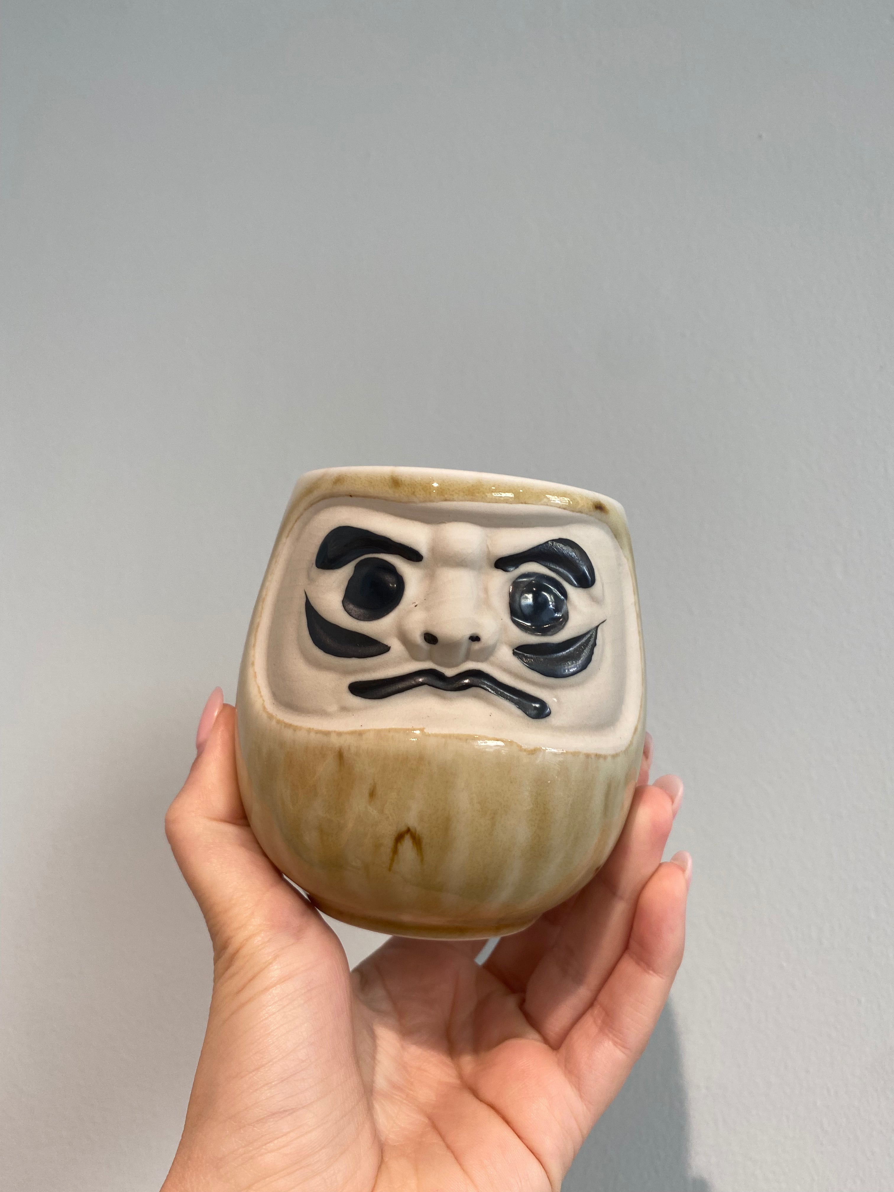 Daruma cup beige