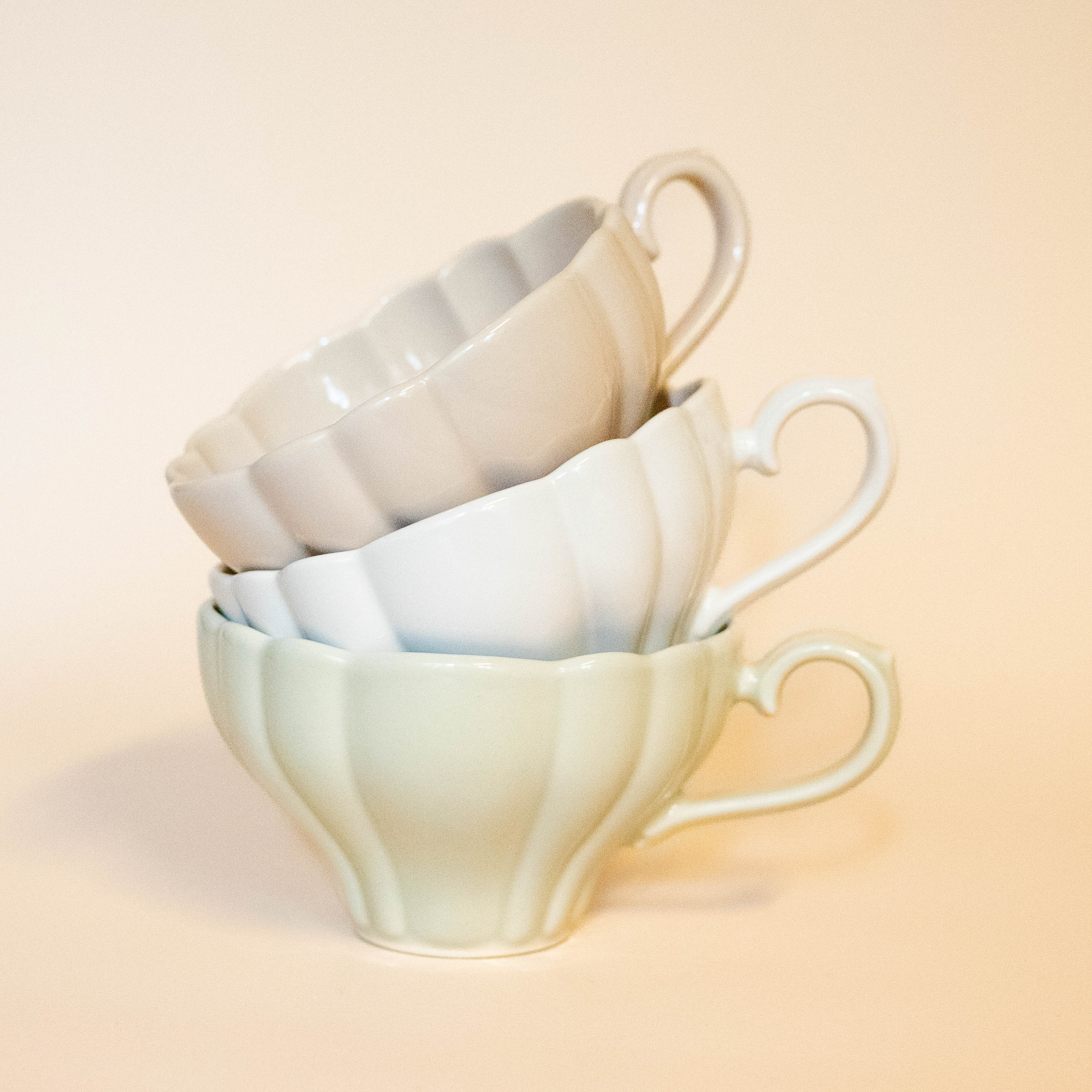 Flower cup with saucer; white