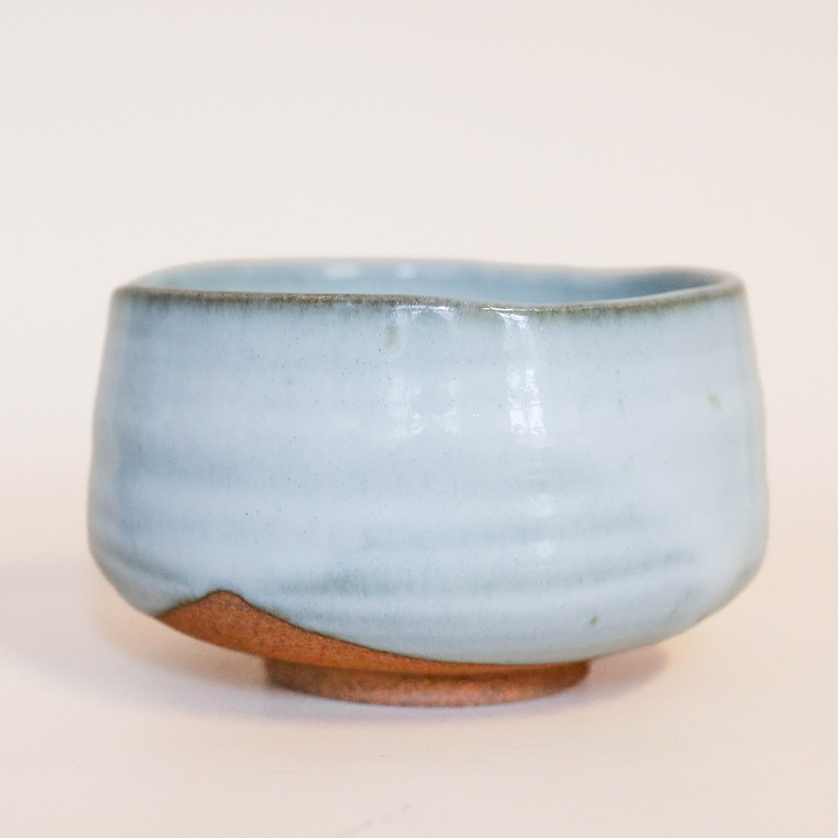 Matcha cup - Light blue glaze with brown sparkles