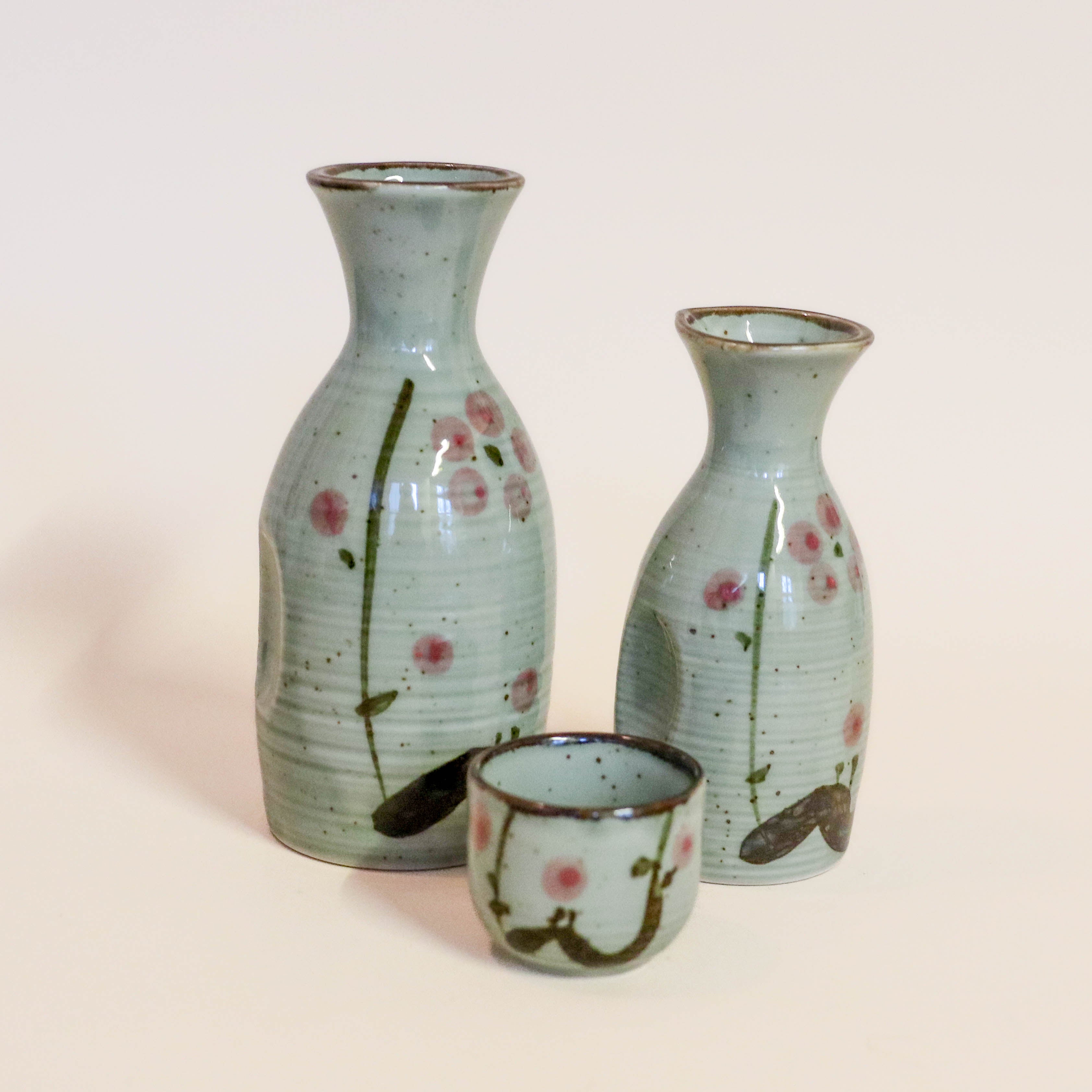 Sake jugs and cups - Cherry blossoms