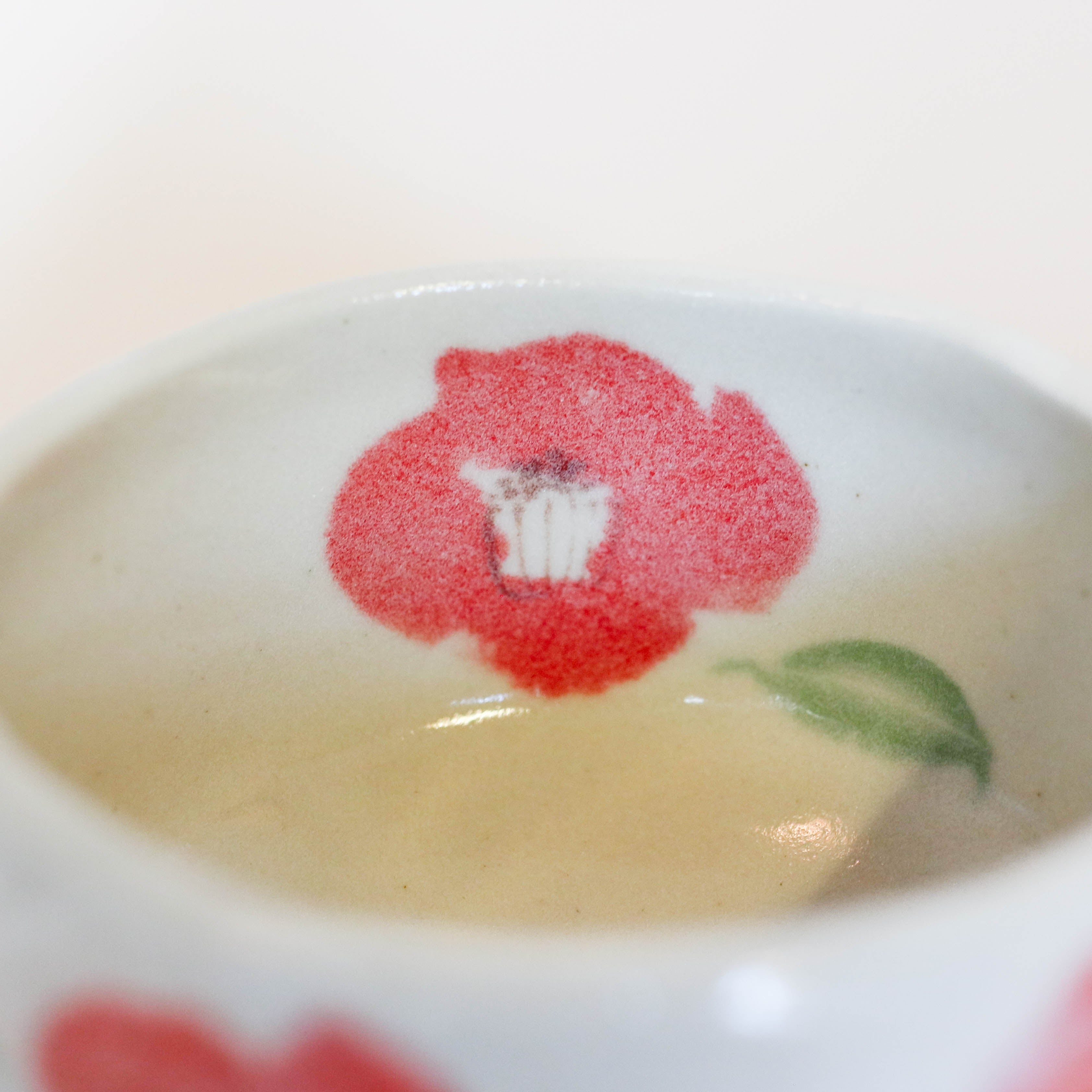 Matcha cup - Small with white glaze and red flowers