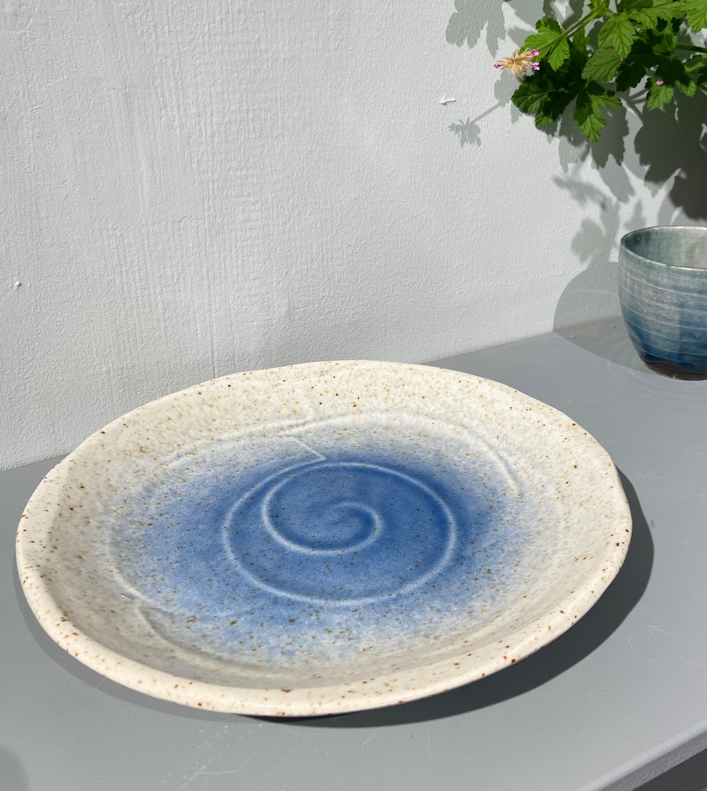 Dish / large plate with blue pattern