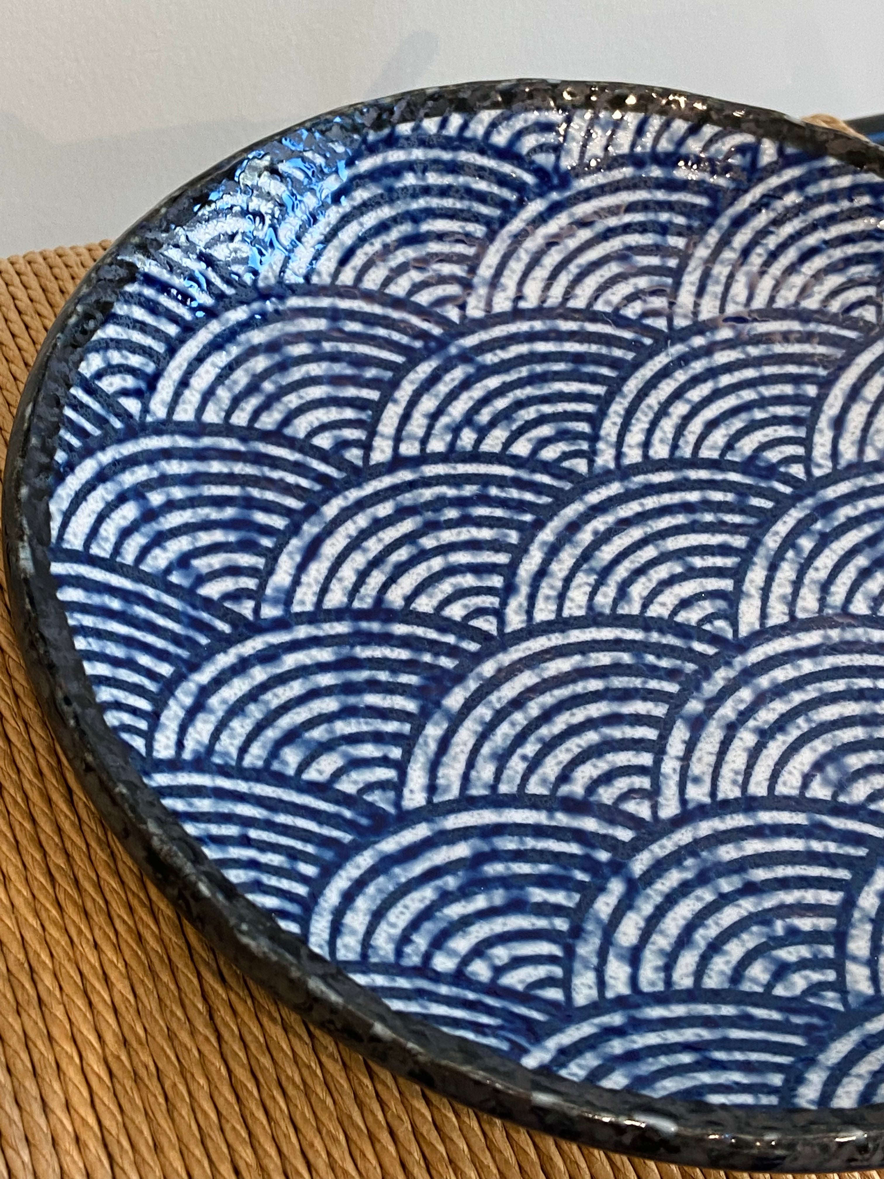 Blue waves - Blue plate with waves, large