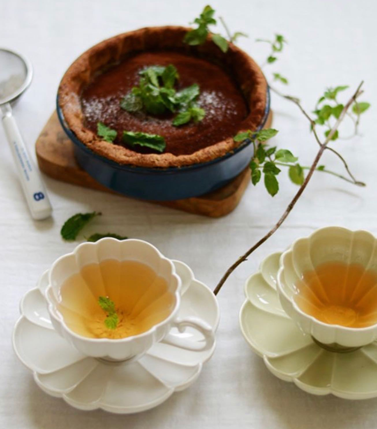 Flower cup with saucer; light green